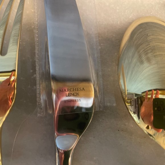 MARCHESA by LENOX - Imperial Caviar Gold Silverware - 5 Piece Place Settings - Picture 8 of 8